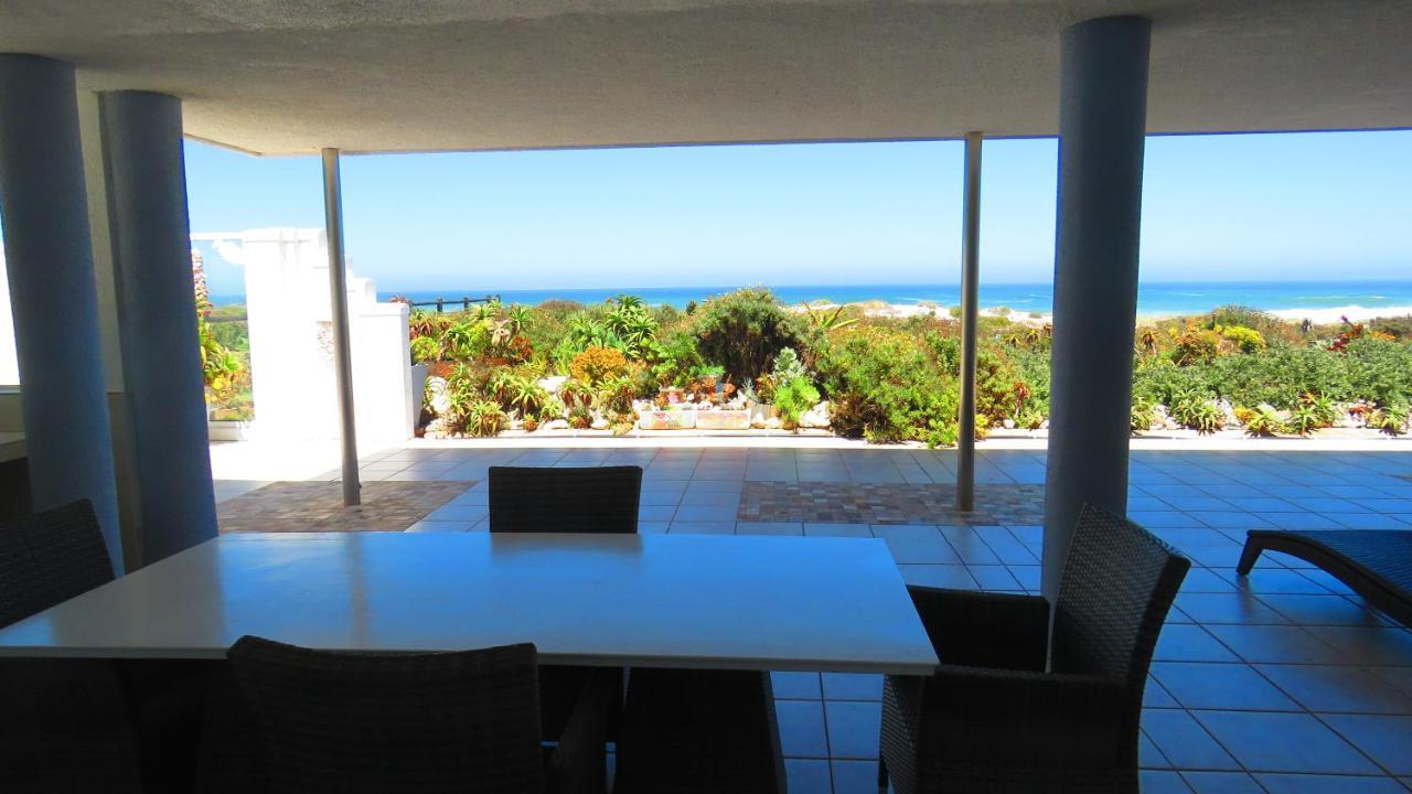 On The Beach Apartments 伊泽芳登 外观 照片