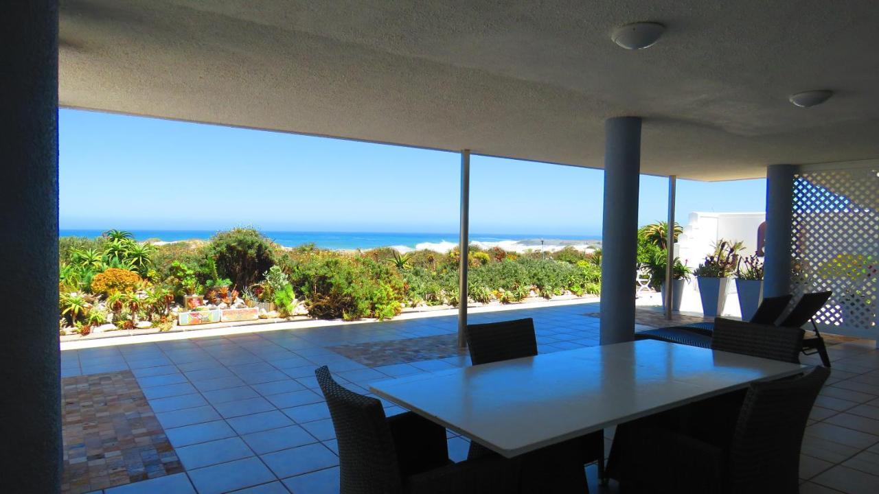 On The Beach Apartments 伊泽芳登 外观 照片