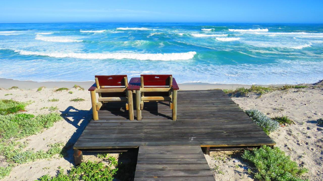 On The Beach Apartments 伊泽芳登 外观 照片