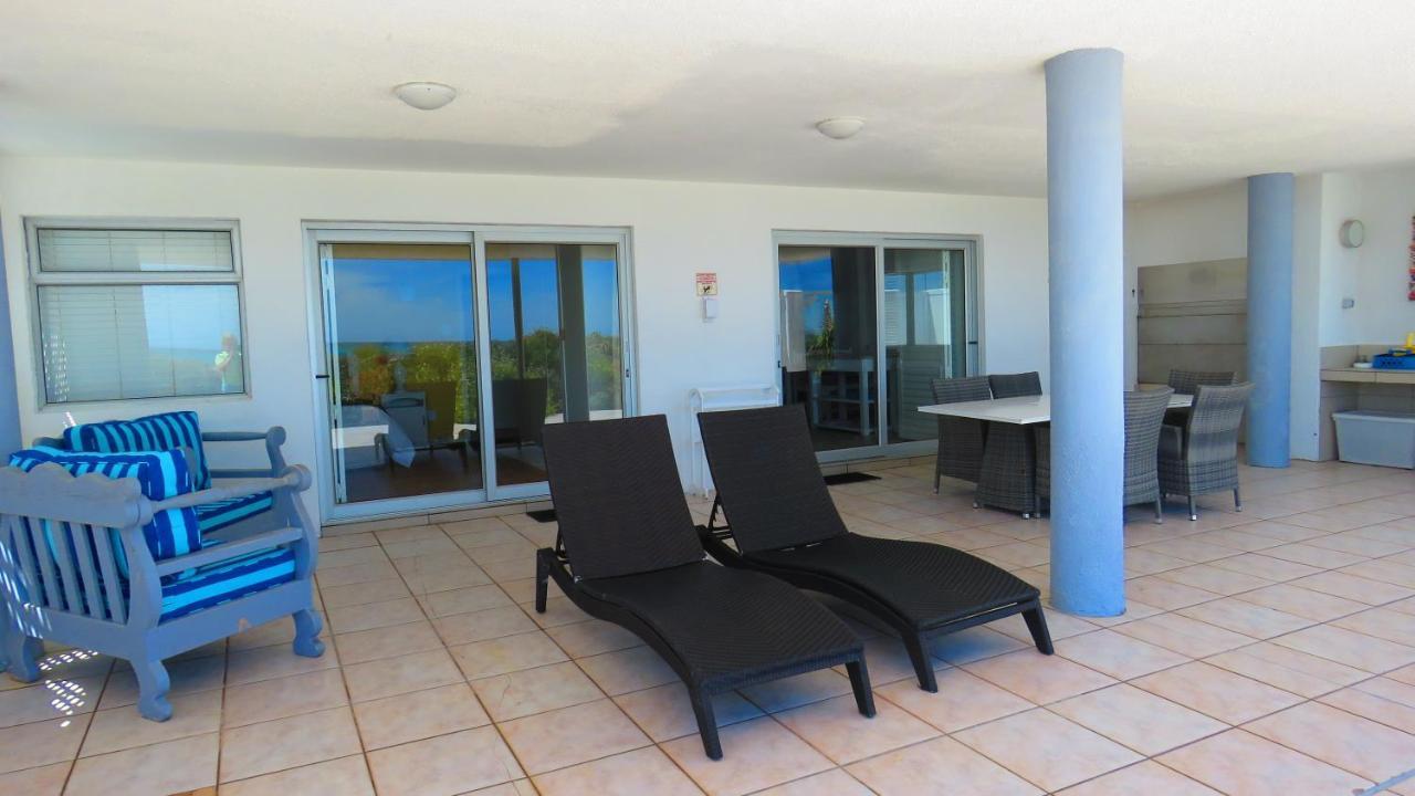 On The Beach Apartments 伊泽芳登 外观 照片